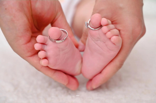 代怀生子好找吗宝宝掉头发是怎么回事